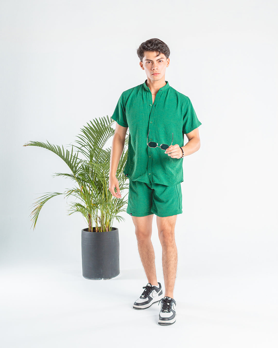 Conjunto Short y Camisa Manga Corta Cuello Chino Lino Verde